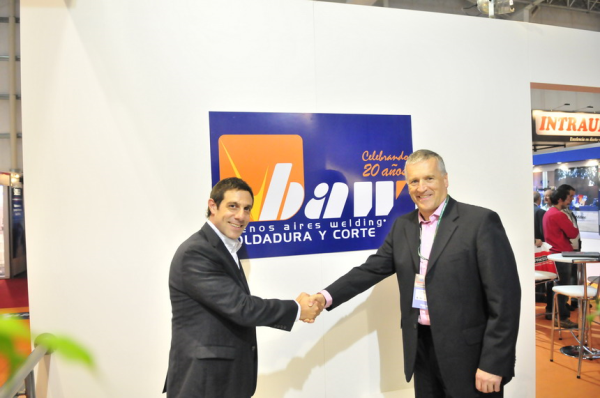 Cameron Serles of Xiris with Sergio Ferrero, Managing Director of BAW